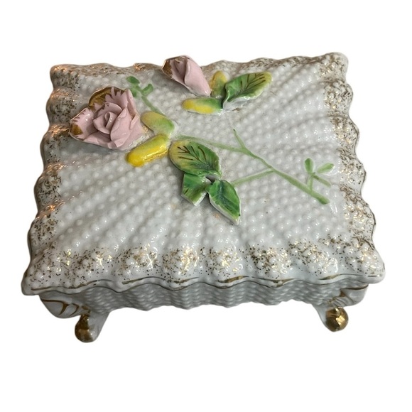 Vintage Footed Floral Porcelain Trinket Box - Picture 1 of 9